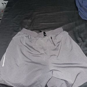 2 pairs of Nike shorts